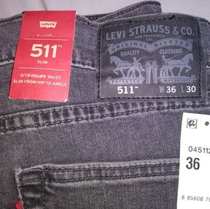 Levi's. W 36 // L 30
