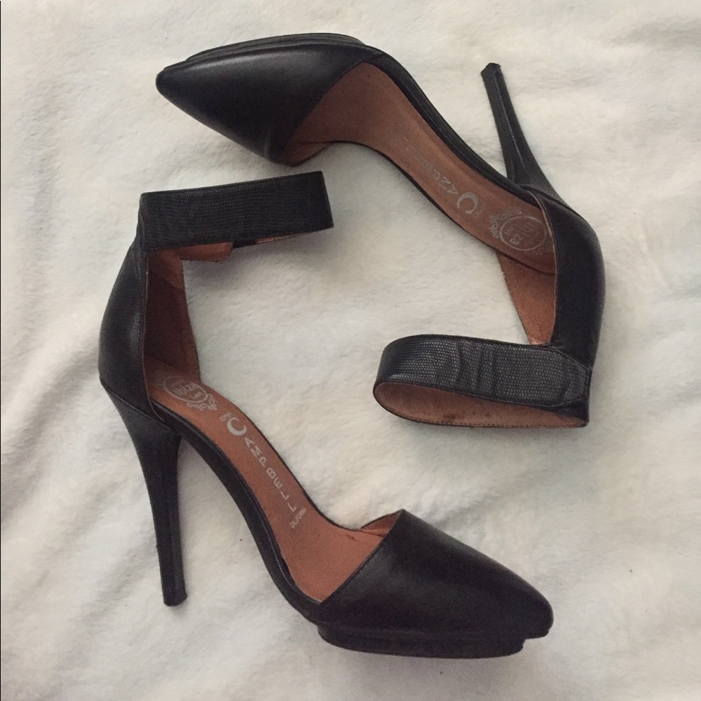 Black Ankle Strap Pumps