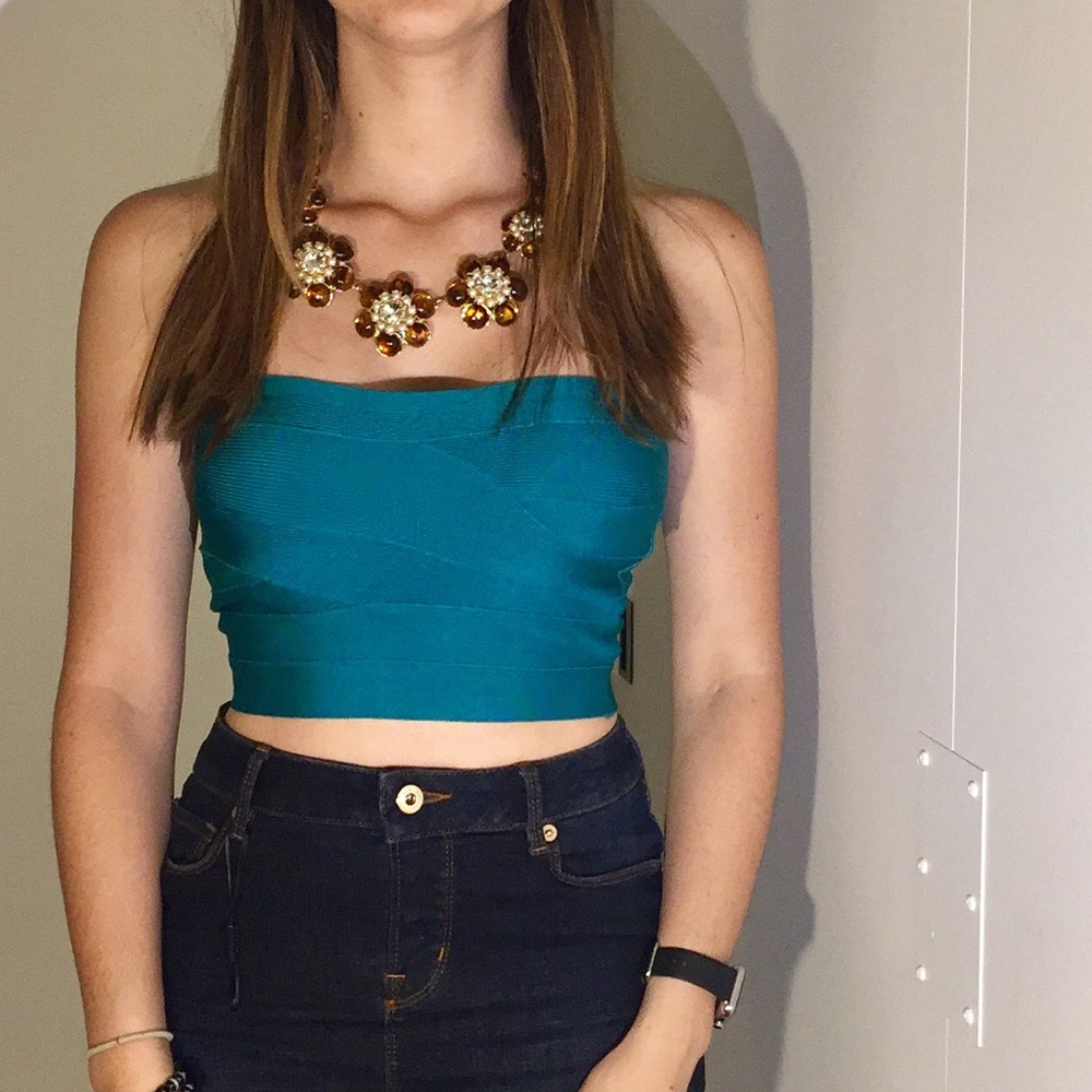 Bebe Crop Top