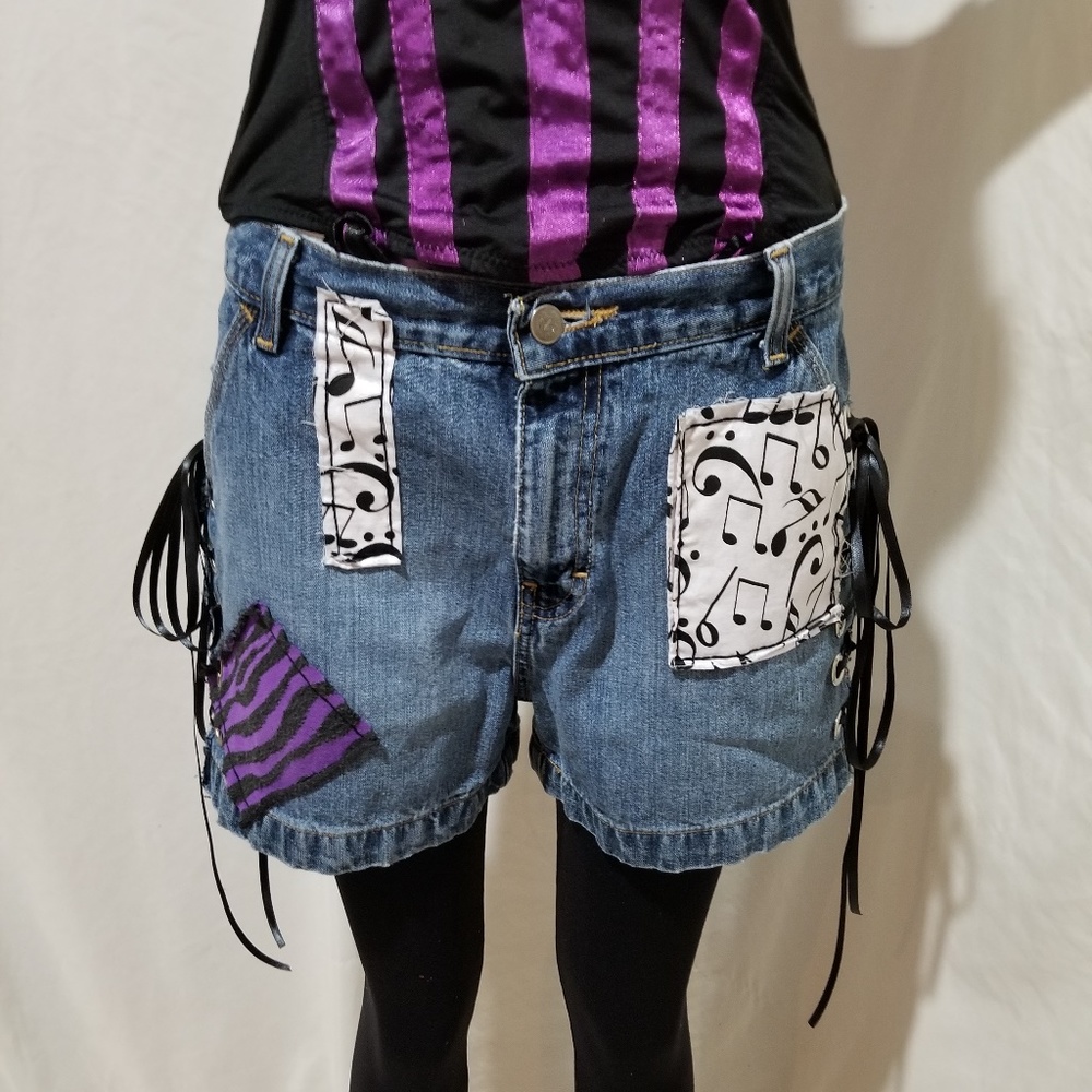 Revamped Music Note Zebra Lace Up Shorts - 9/10