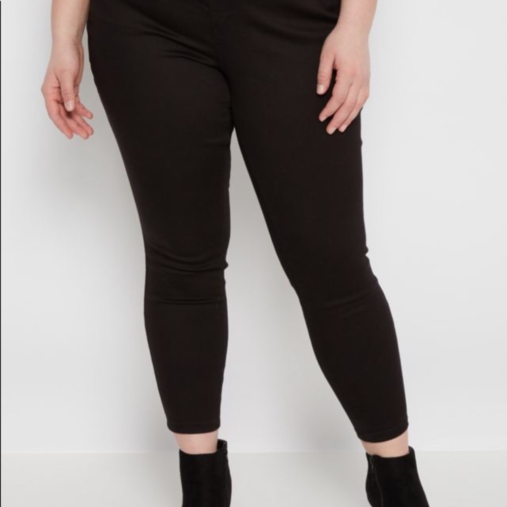 Rue 21 Plus Black Twill Ankle Jegging