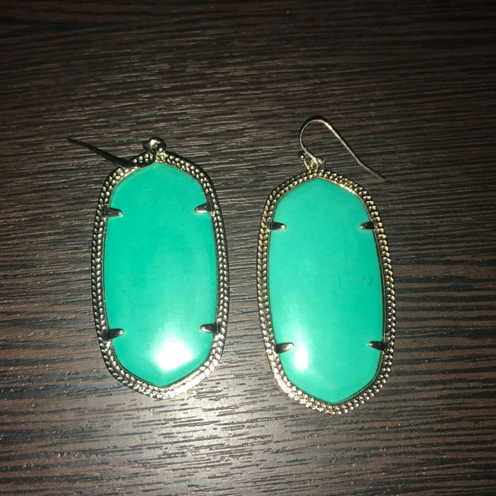 Kendra Scott earrings!