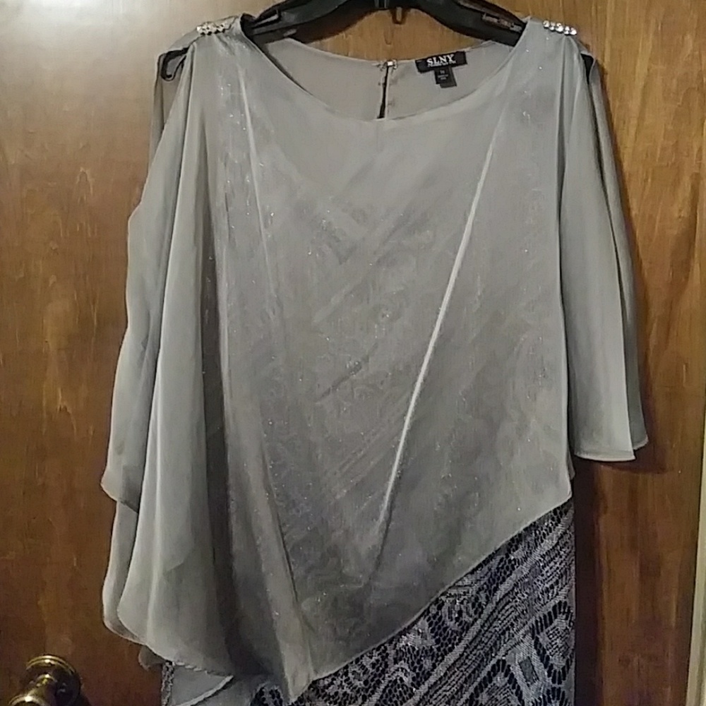 Beautiful party dress - Picture 2 of 8