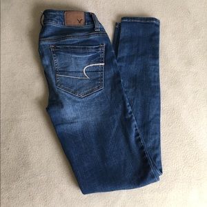 medium wash AE jeans~size 00~