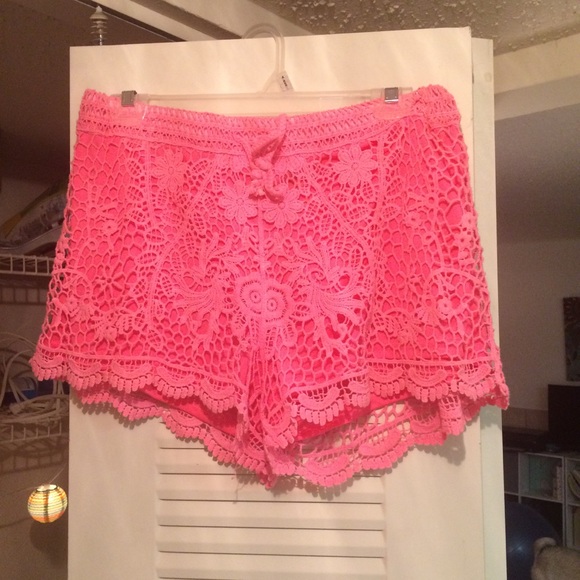 Pink lace shorts - Picture 1 of 2
