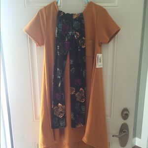 LulaRoe Carly with OS leggings