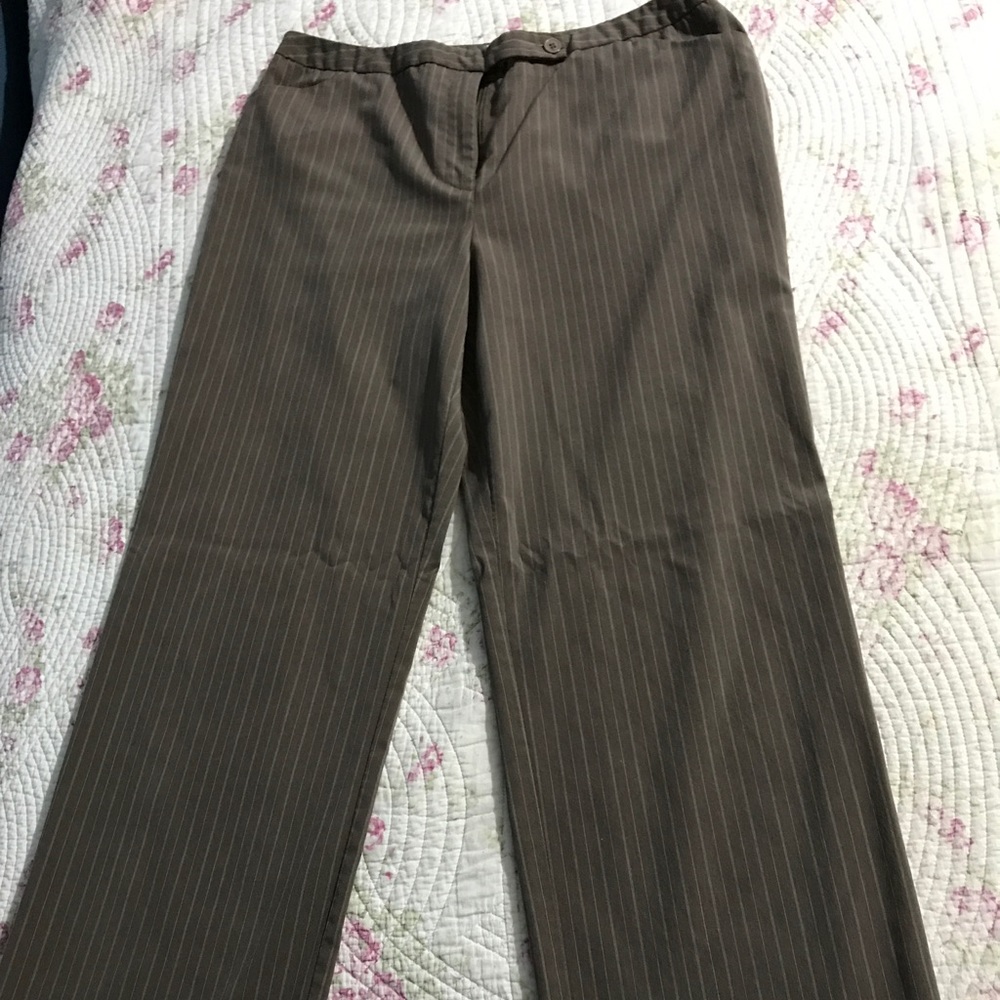 Dress pants/trousers