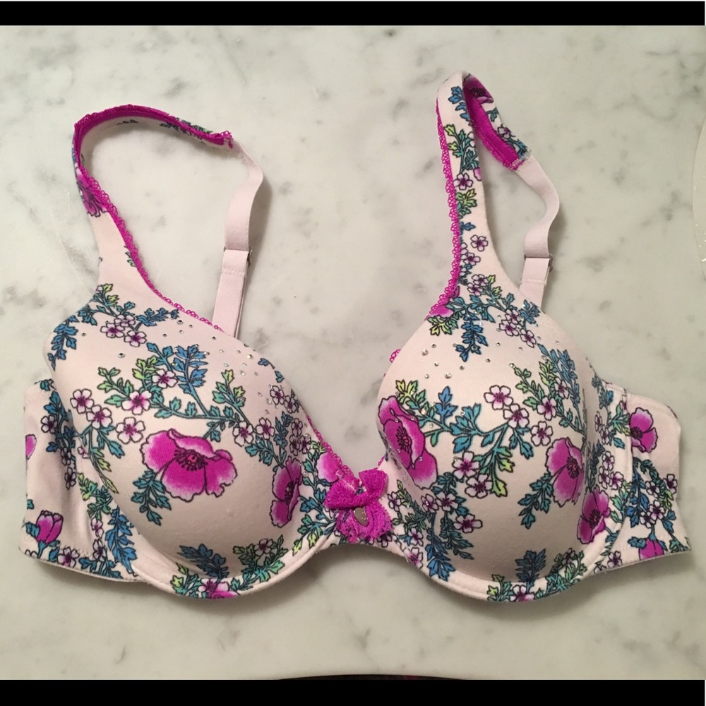 BOGO✨NWOT Victoria's Secret bra 34B