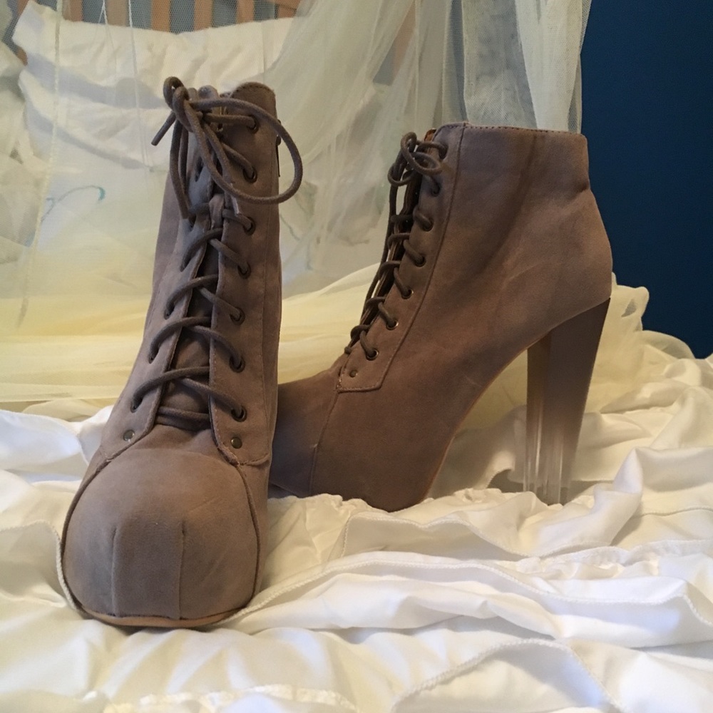 NWOT Lace up high heels w/clear ombré heel