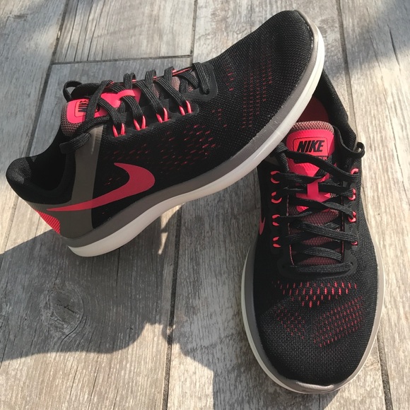 💃🏻Black & Red💃🏻Run .New in a box Price Firm - Picture 2 of 7