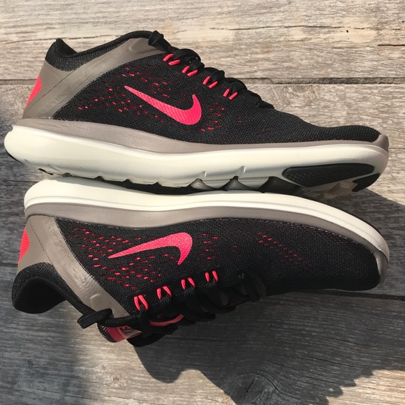 💃🏻Black & Red💃🏻Run .New in a box Price Firm - Picture 4 of 7