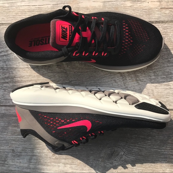 💃🏻Black & Red💃🏻Run .New in a box Price Firm - Picture 6 of 7