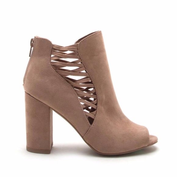 1 LEFT! Hartley Block Heel Peep Toe Bootie - Picture 5 of 7