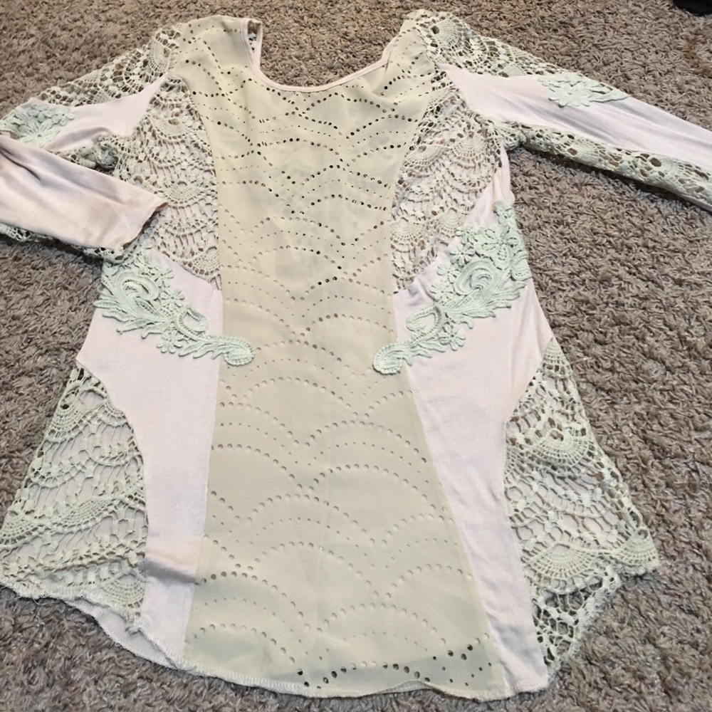bKE lacy crochet too, 3/4 sleeves. Small