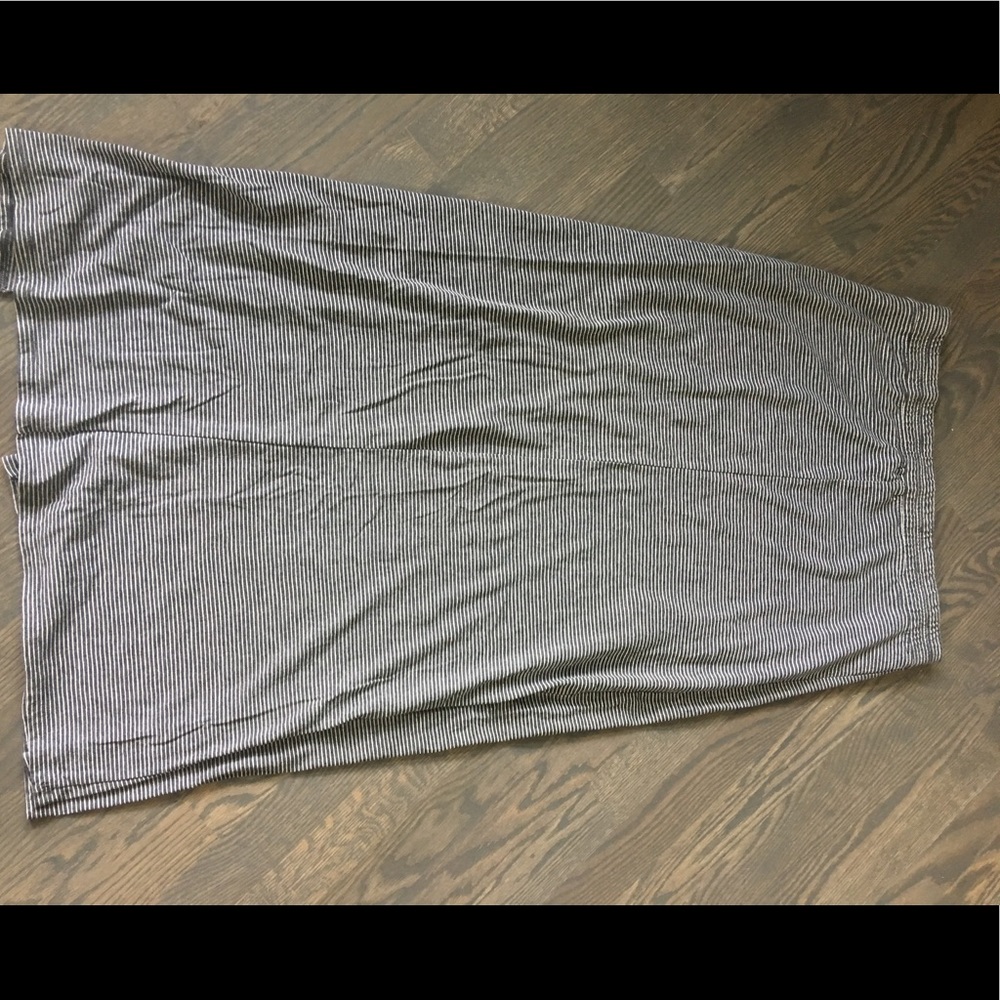 American Eagle slit maxi skirt