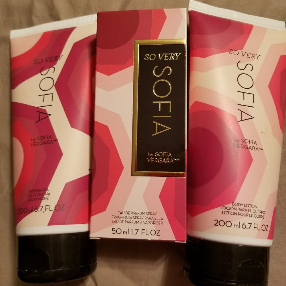 Avon So Very Sofia bundle