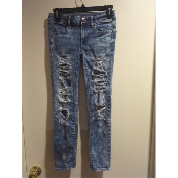 american eagle distressed jeans