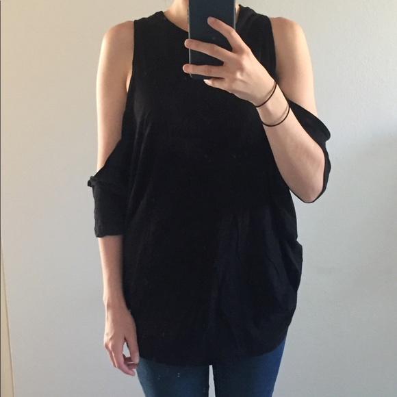 NWOT Black Top/Tunic with Shoulder Cut-Outs - Picture 2 of 4