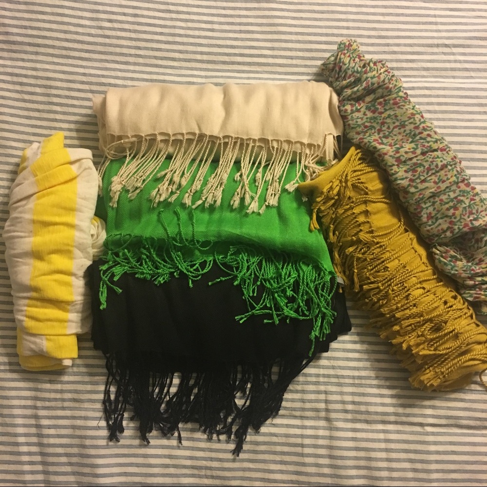 Set of 6 different scarves of various colors/brand