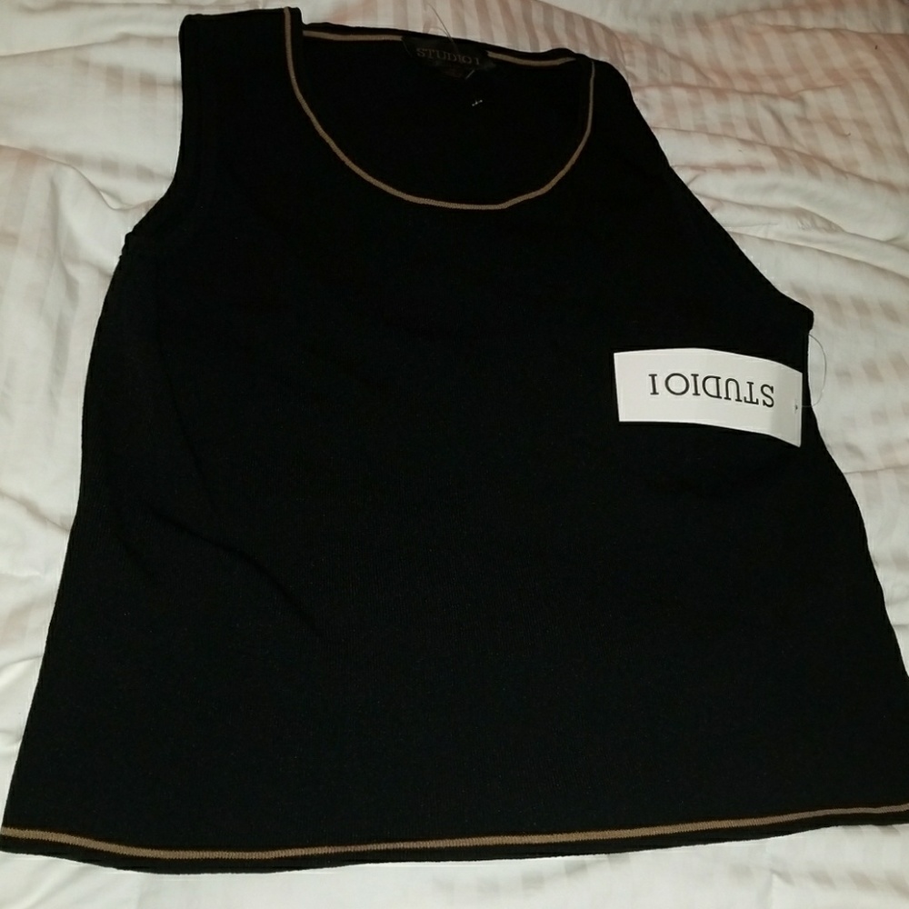 Studio I 1 black tank top/shell