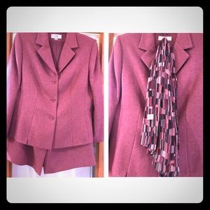Ladies 2 Piece pink suit
