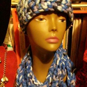 Handcrafted Chilled Head Warmer with Chain Scarf