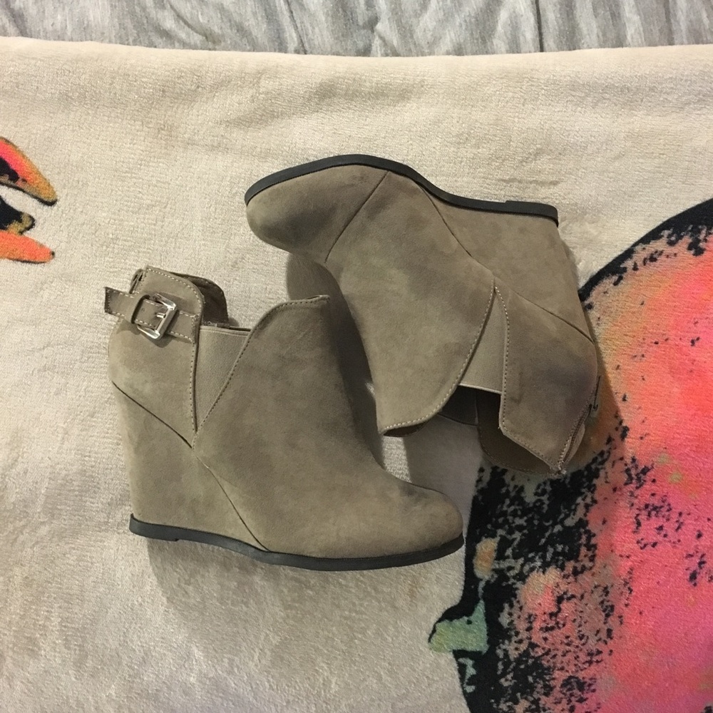 Gray wedges