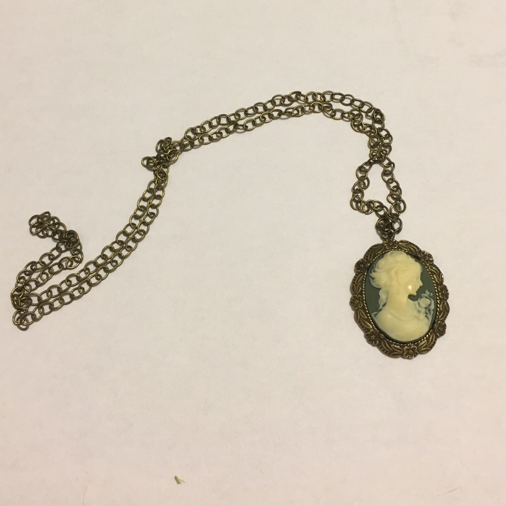 Vintage chain and blue cameo necklace