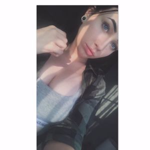 Meet your Posher, Emilee