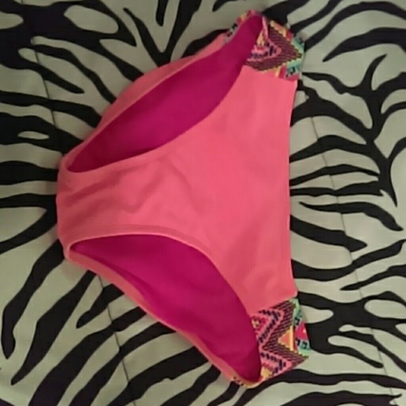 Bathing suit - Picture 2 of 7