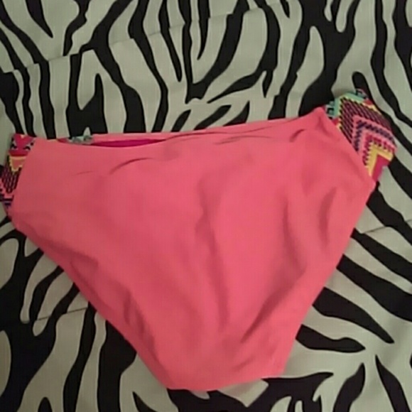 Bathing suit - Picture 3 of 7