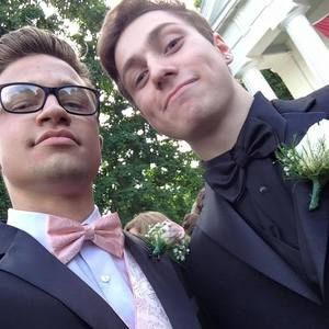 Meet your Posher, Zach