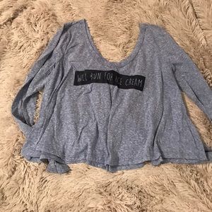 Quote long sleeve crop top