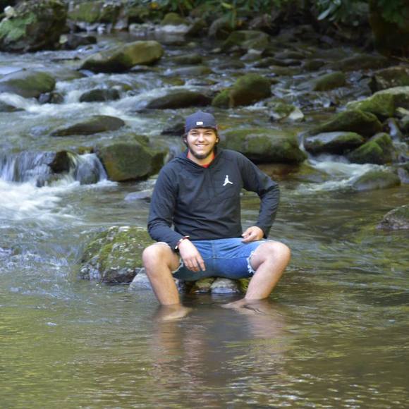 Meet your Posher, Justin - Picture 1 of 1