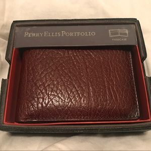 Perry Ellis Men's Wallet