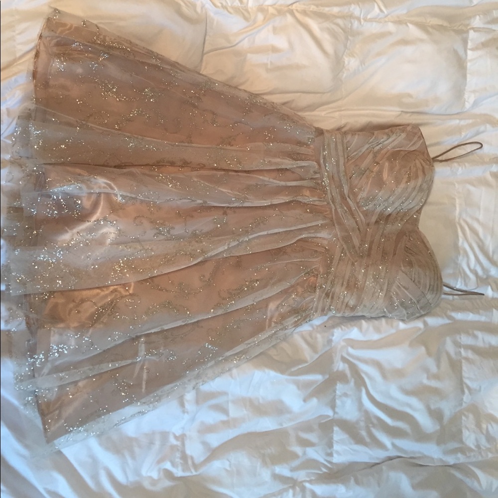 CREAM/TAN SPARKLY TULE HOMECOMING DRESS!