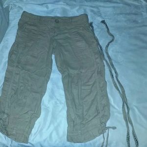 American Eagle khaki Capri pant with belt