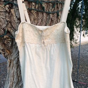 Lacey cream tank✨