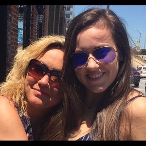 Meet your Posher, Bobbie