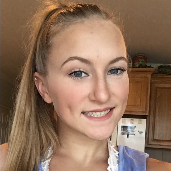 Meet your Posher, Abby - Picture 1 of 1