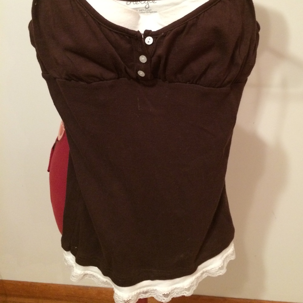 Padded ribbed tank top with lace edges