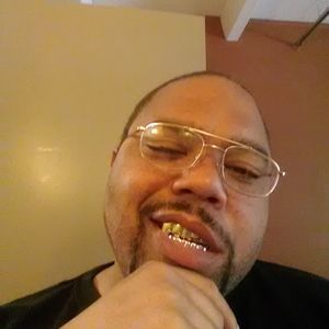 Meet your Posher, Dee