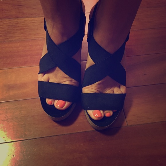 BCBG Shoes - BCBG women's summer shoes.6.5 size