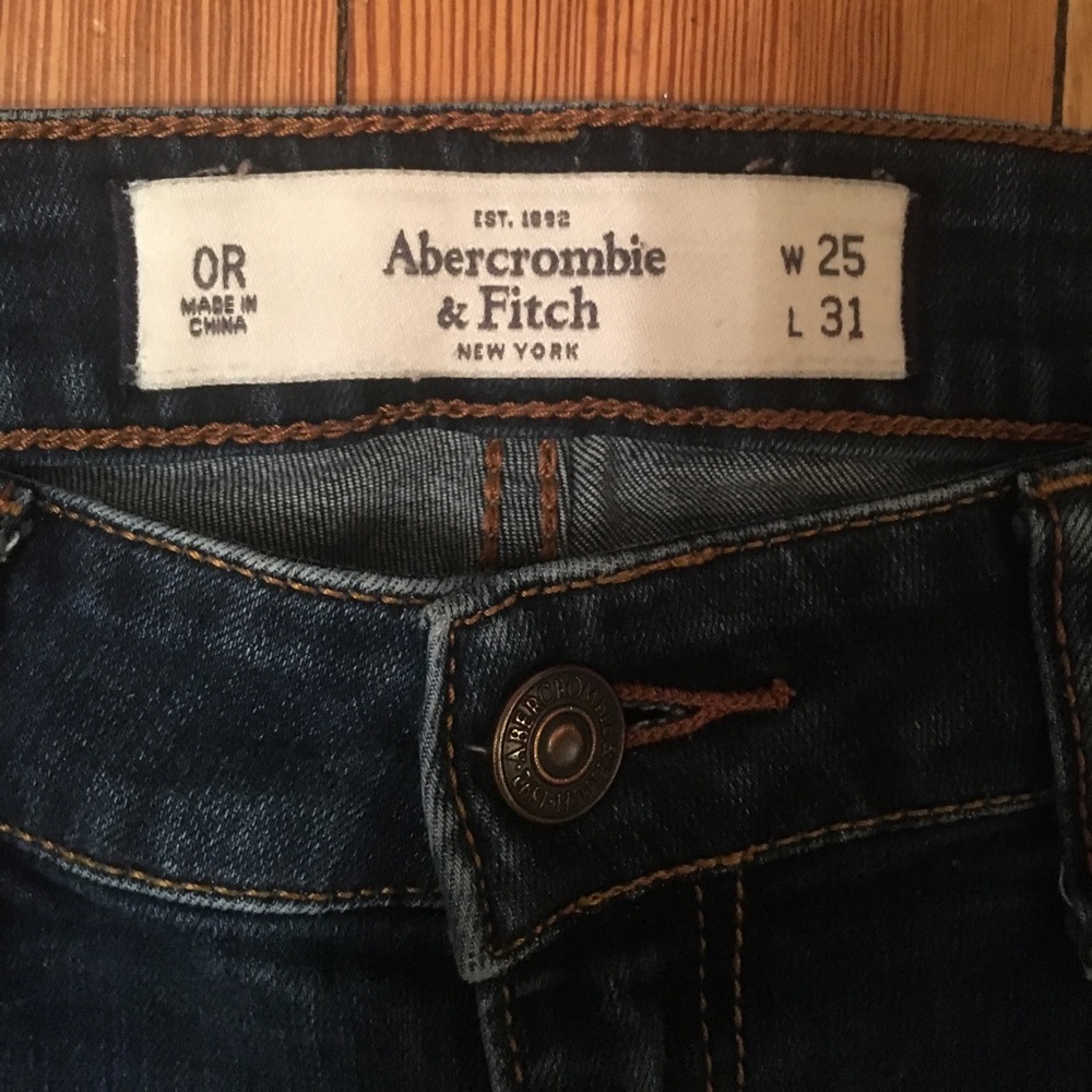 Abercrombie & Fitch dark wash skinny jeans