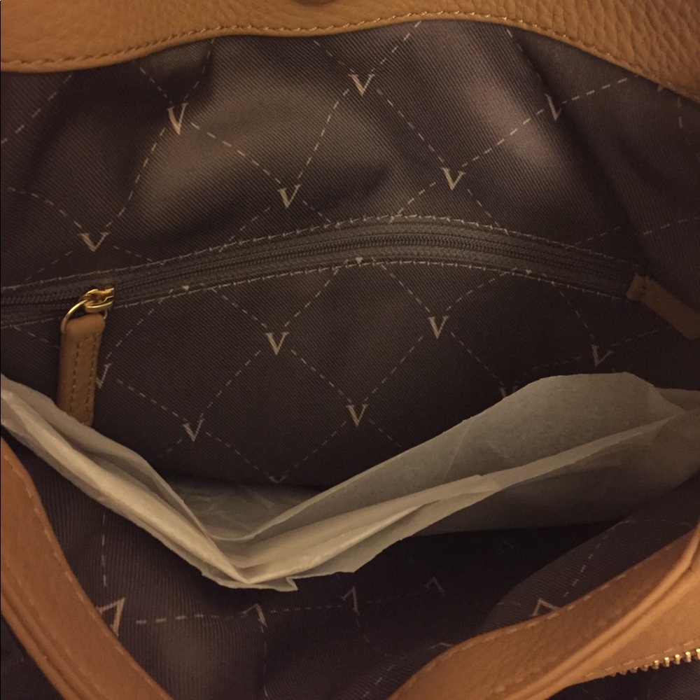 ⭐️SOLD⭐️Vince Camuto Tote Authentic - Picture 5 of 8