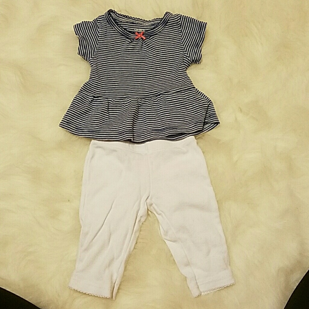 Carter's newborn outfit