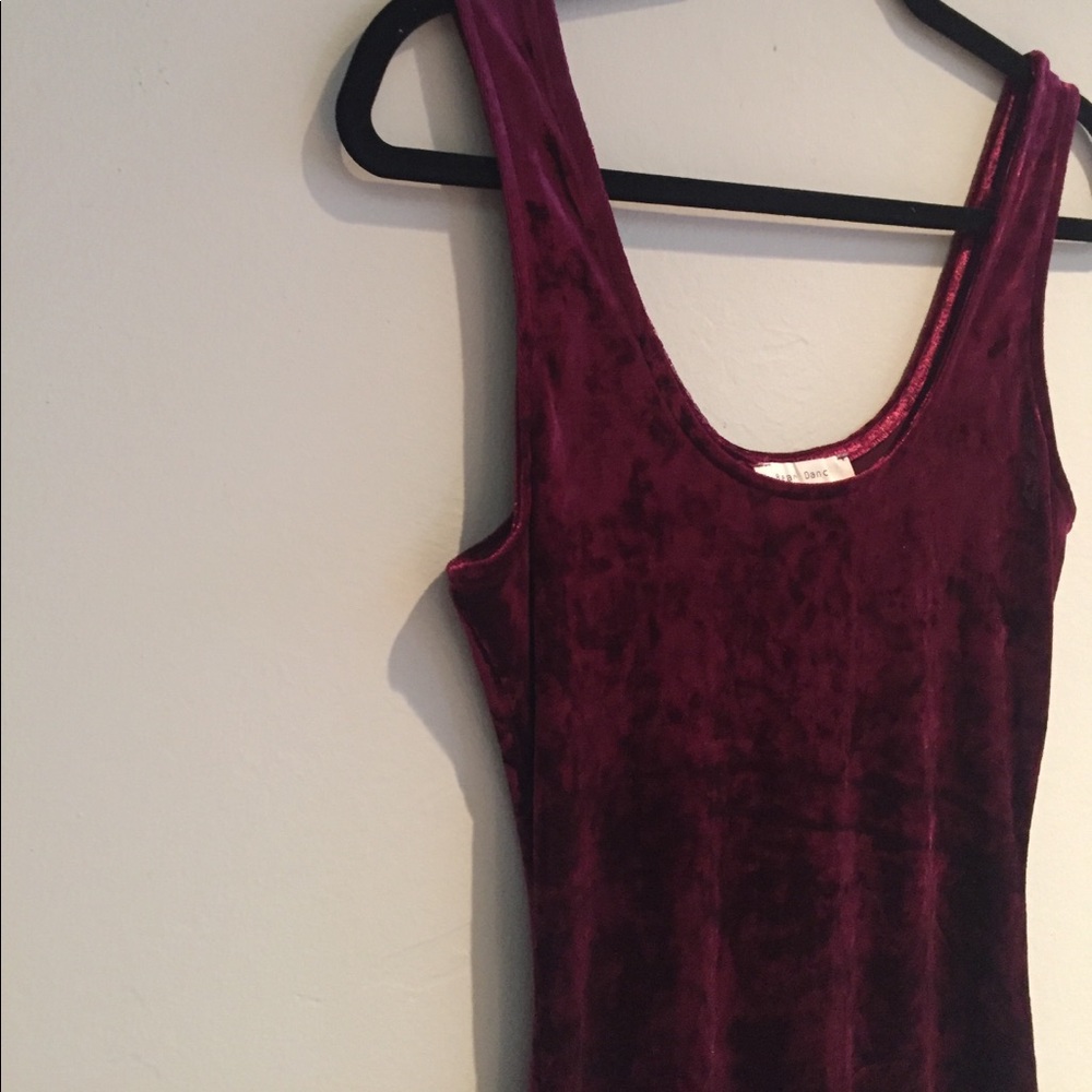  LAST 1: Burgundy Crushed Velvet Sheath - Picture 6 of 8