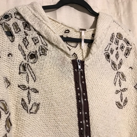 Free People - Picture 3 of 4