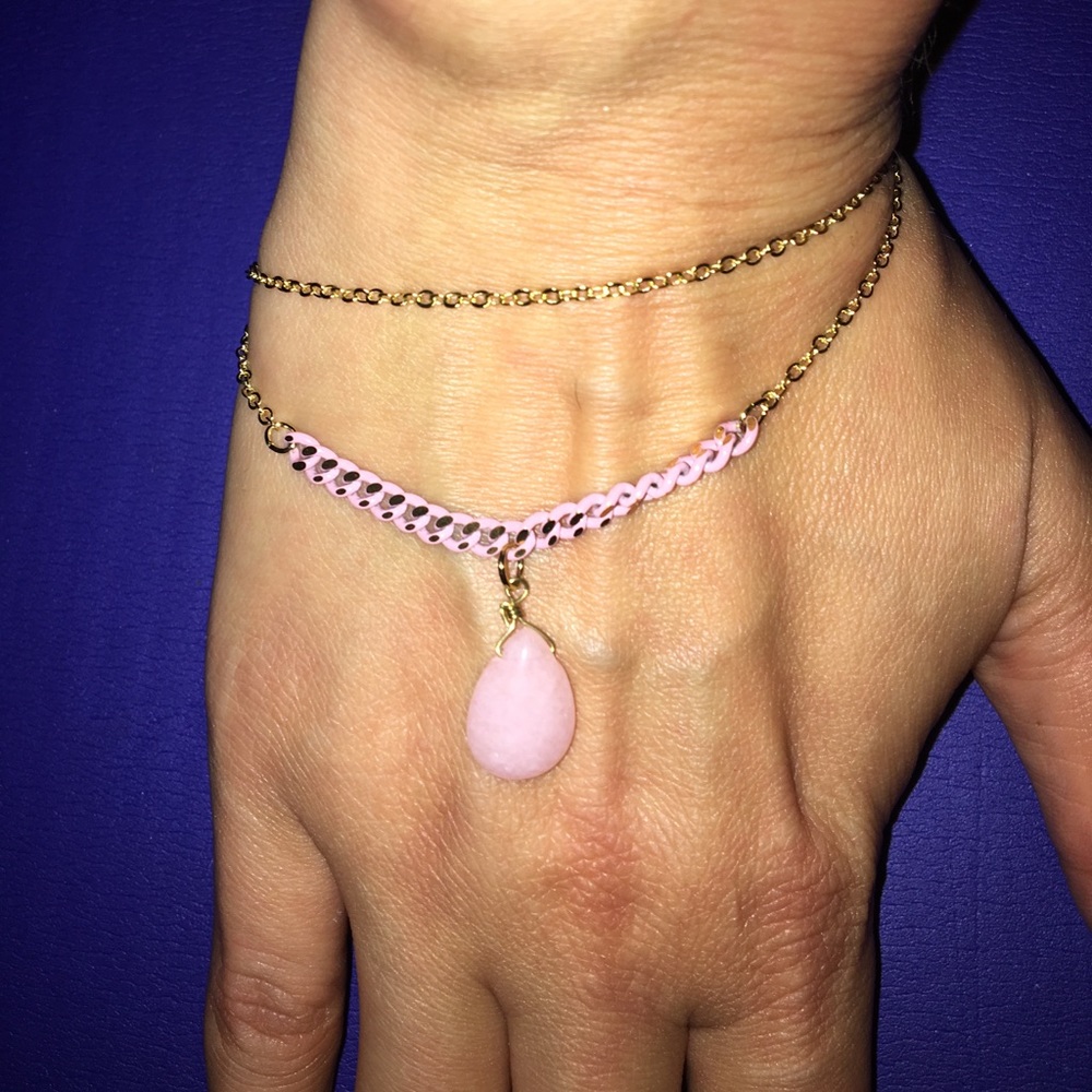Gold double chain bracelet with pink crystal 💘