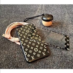 iPhone 7+ bundle with case, cord, wireless speaker